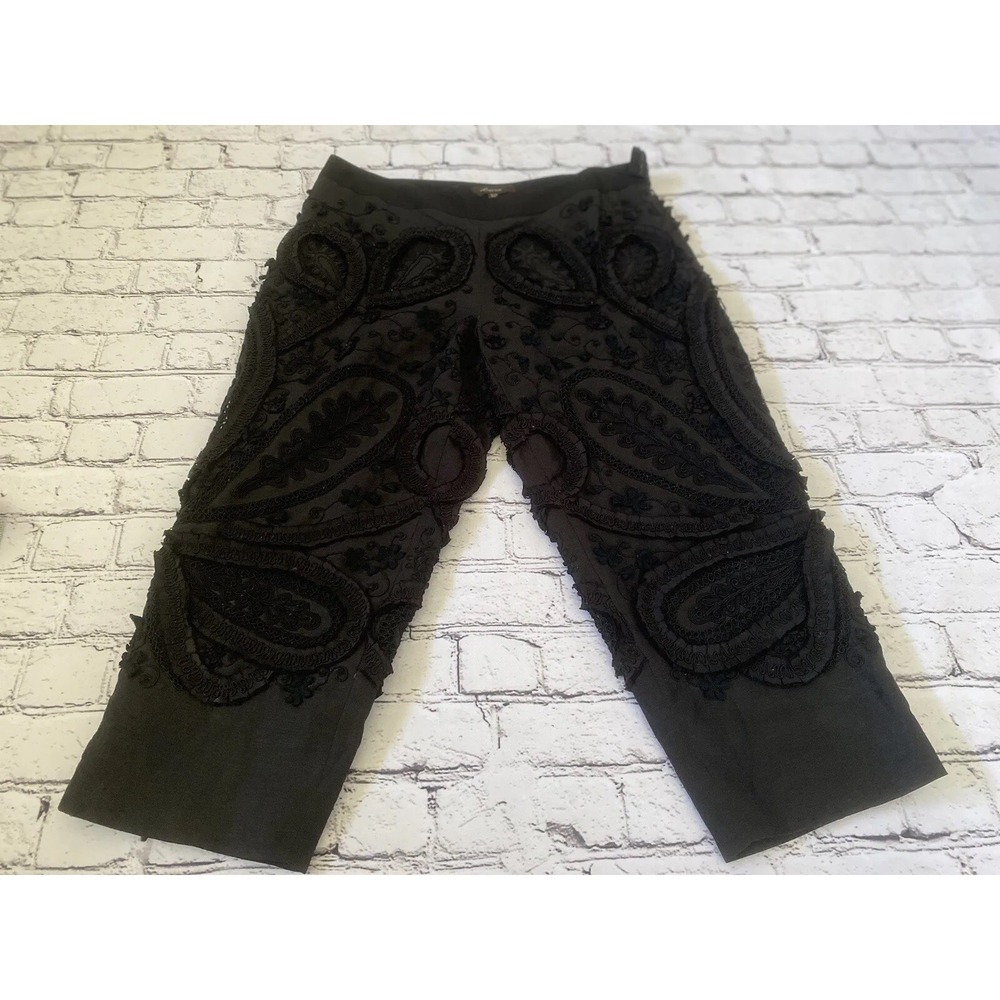 Vintage Vera‎ Wang Silk Blend Size 6 Black Capri Embellished 3 D Cropped Pants
